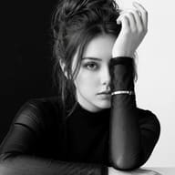 dramatic-split-background-woman-portrait-prompt-by-promptplum-3