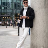 urban-street-style-men-leaning-pillar-photo-ai-prompt-by-promptplum-4